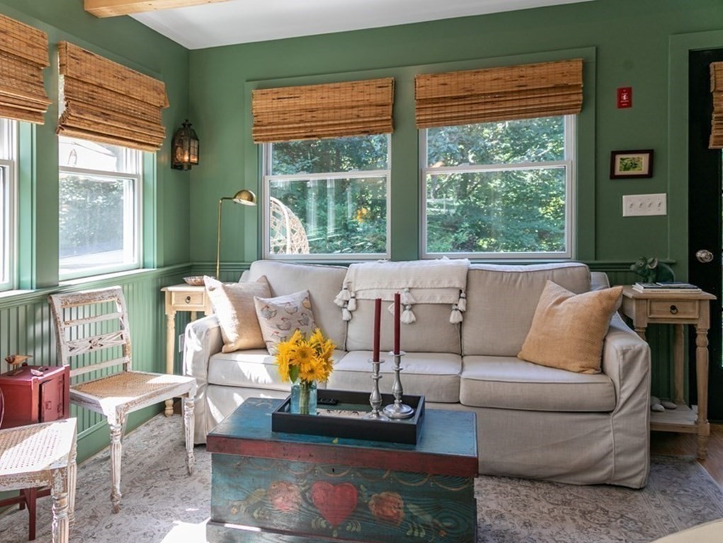 11 Hammett Lane Chilmark, MA 02535 - Photo 3 of 20