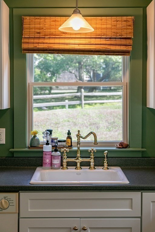 11 Hammett Lane Chilmark, MA 02535 - Photo 7 of 20