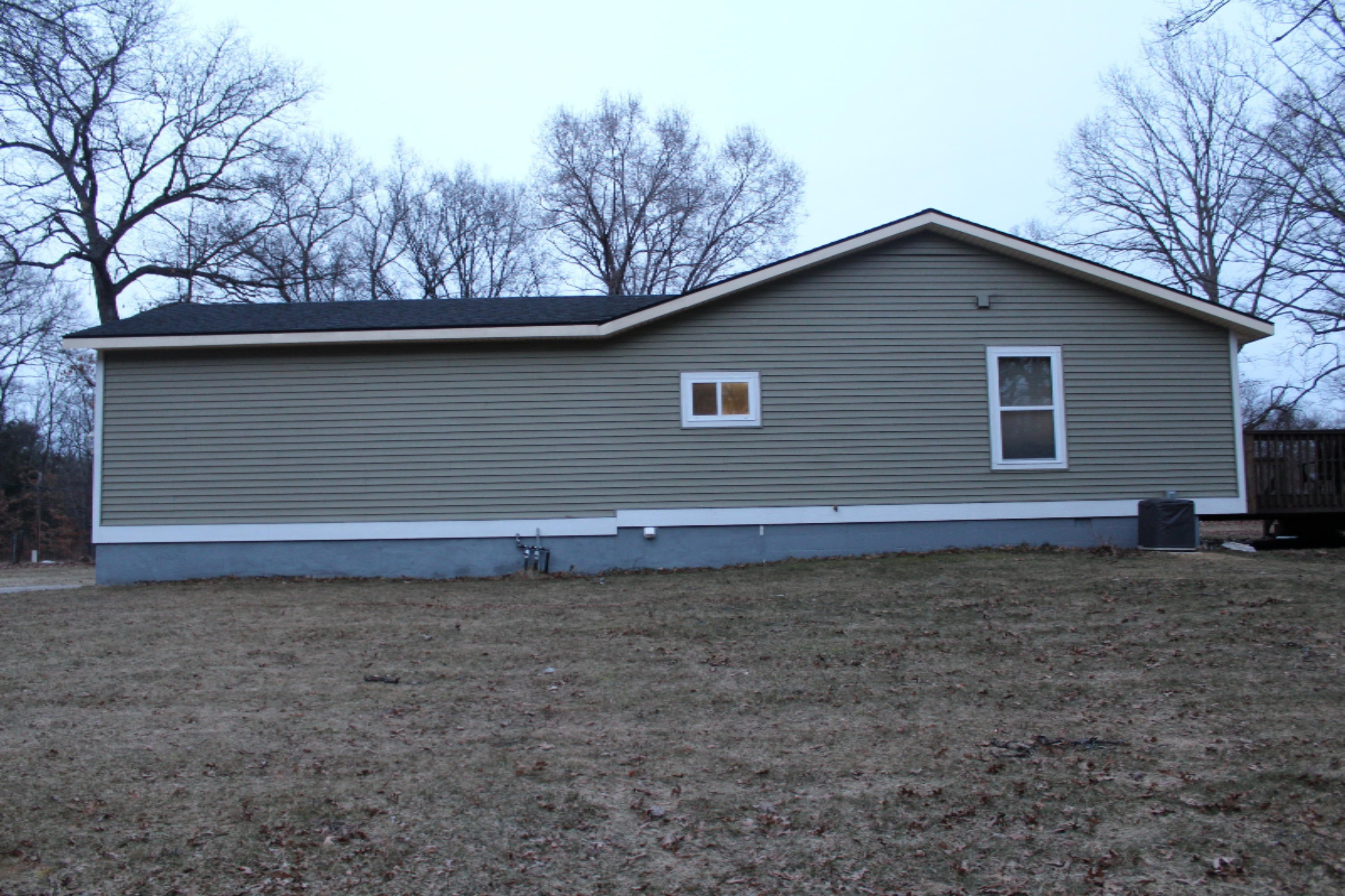 303 East River Road Muskegon, MI 49445 - Photo 3 of 35 IMG_0504