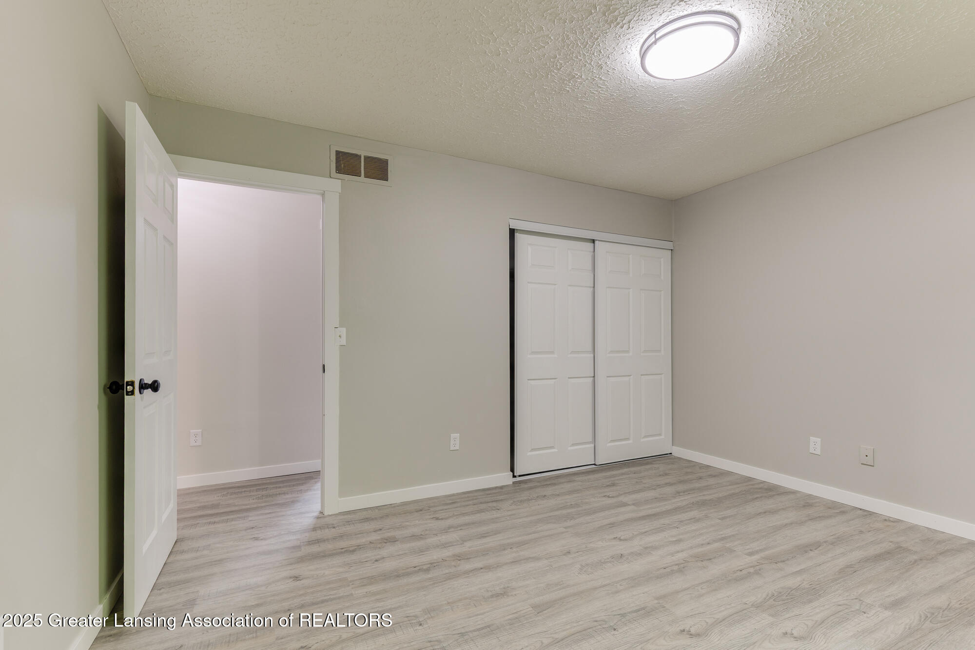 2501 Byrnes Road Lansing, MI 48906 - Photo 14 of 27 2501_Byrnes_PAULA-19