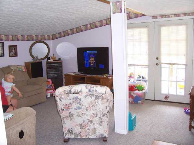 3313 Dover Road Columbus, OH 43204 - Photo 3 of 10