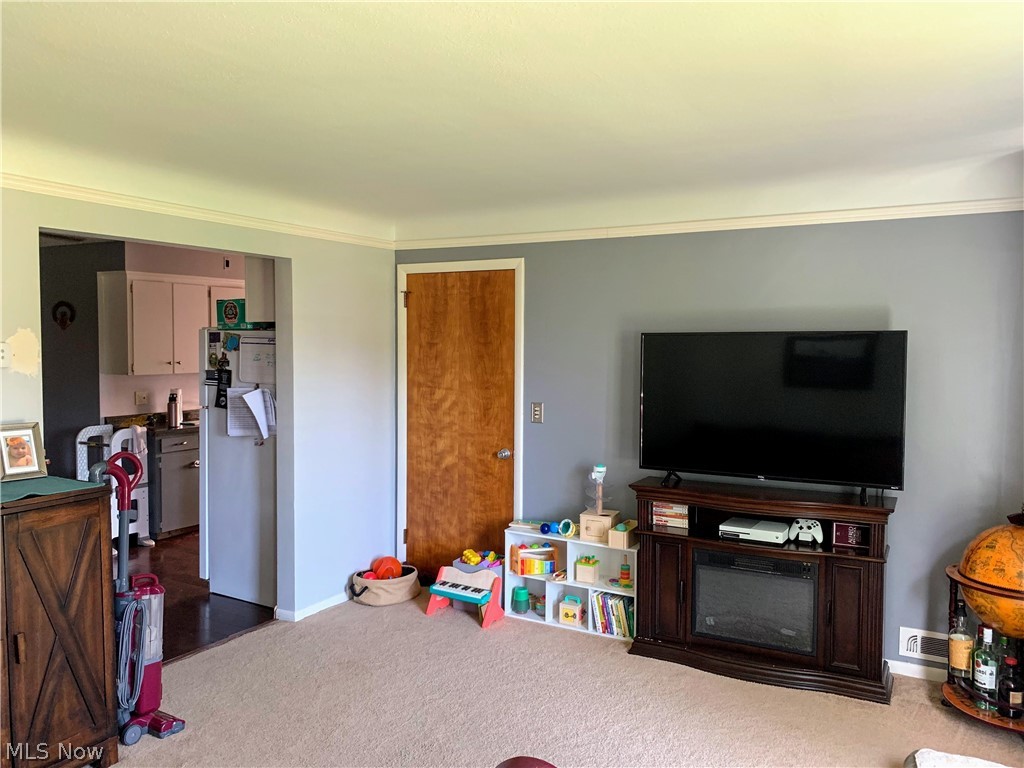 7840 Ackley Road Parma, OH 44129 - Photo 8 of 32