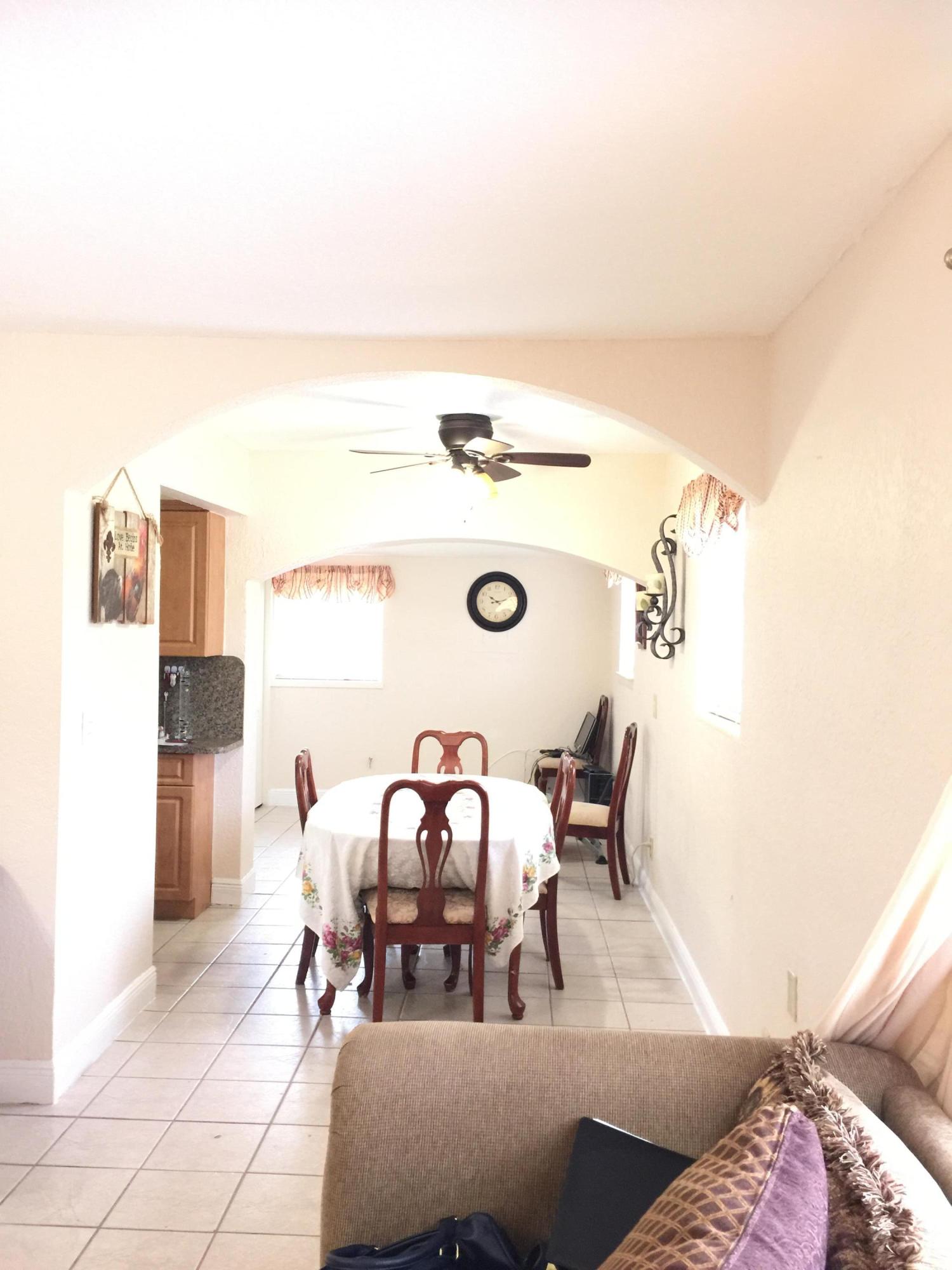 63 Tortuga Road Palm Springs, FL 33461 - Photo 13 of 22 Family room