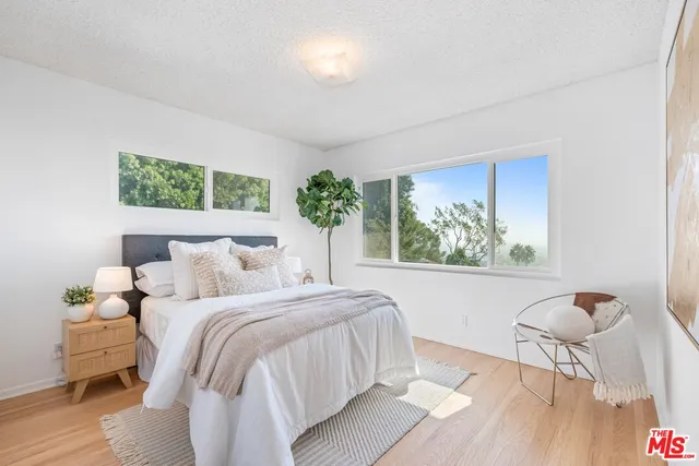 $2,595,000 | 4799 Bonvue Avenue, Los Angeles, CA 90027