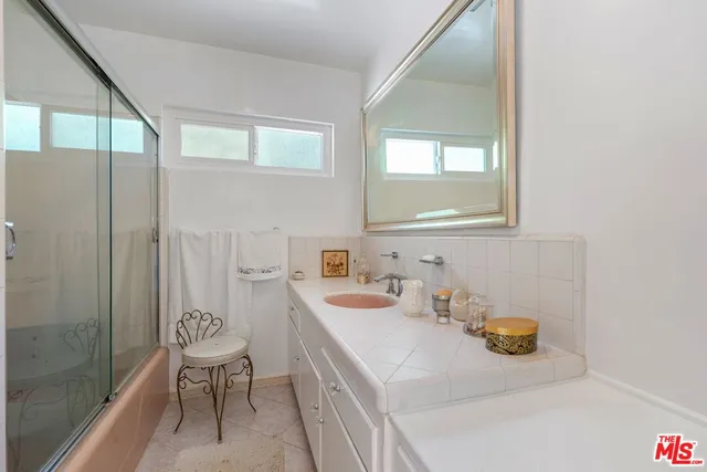 $2,595,000 | 4799 Bonvue Avenue, Los Angeles, CA 90027