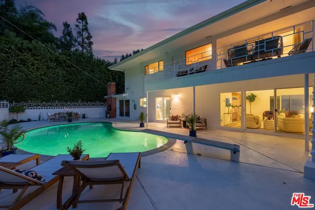$2,595,000 | 4799 Bonvue Avenue, Los Angeles, CA 90027