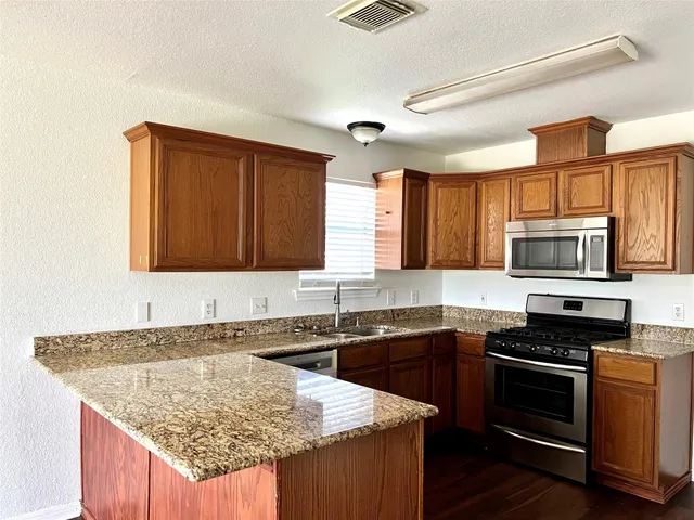 $1,625 | 107 Hague Street, Hutto, TX 78634