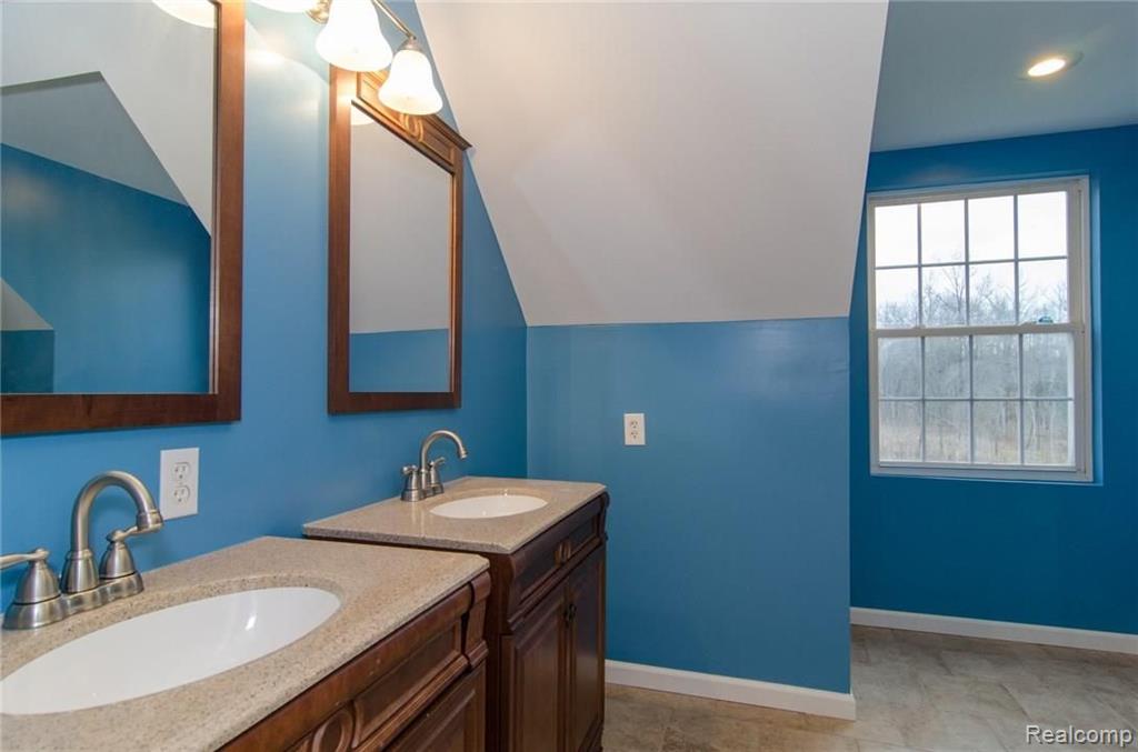 2999 North Eager Road Howell, MI 48855 - Photo 21 of 32