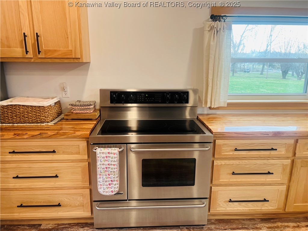 9039 Point Pleasant Road Millwood, WV 25262 - Photo 10 of 42 Gallery Image 10