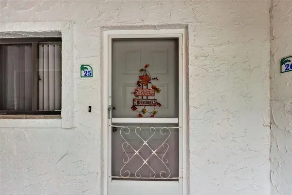 a very nice looking room with many windows