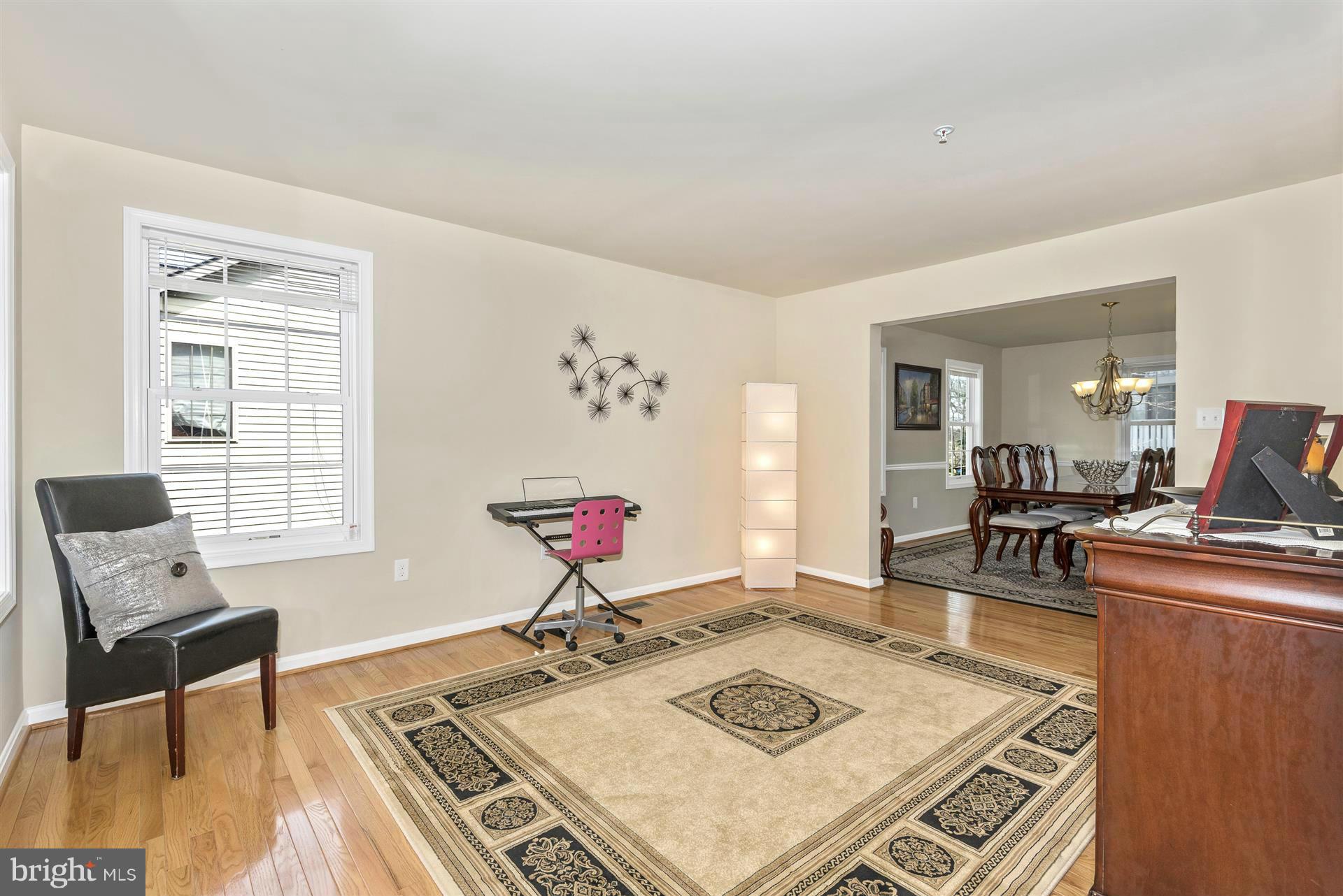 7117 Saddle Road New Market, MD 21774 - Photo 7 of 30 Living Room