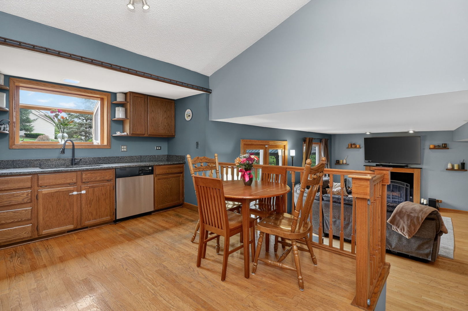 1001 Oak Ridge Drive Streamwood, IL 60107 - Photo 9 of 25