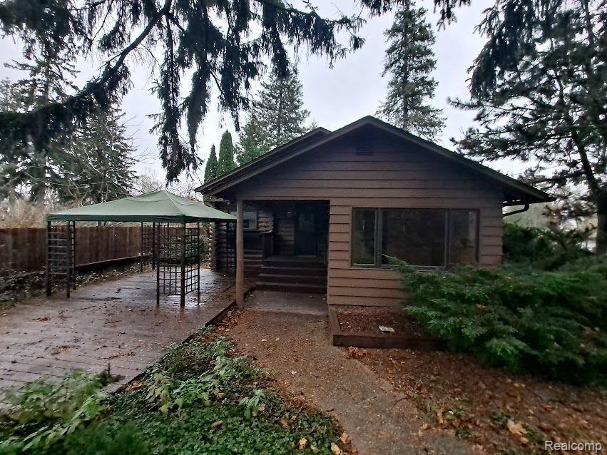 98 North Holcomb Road Clarkston, MI 48346 - Photo 4 of 21 Gallery Image 4