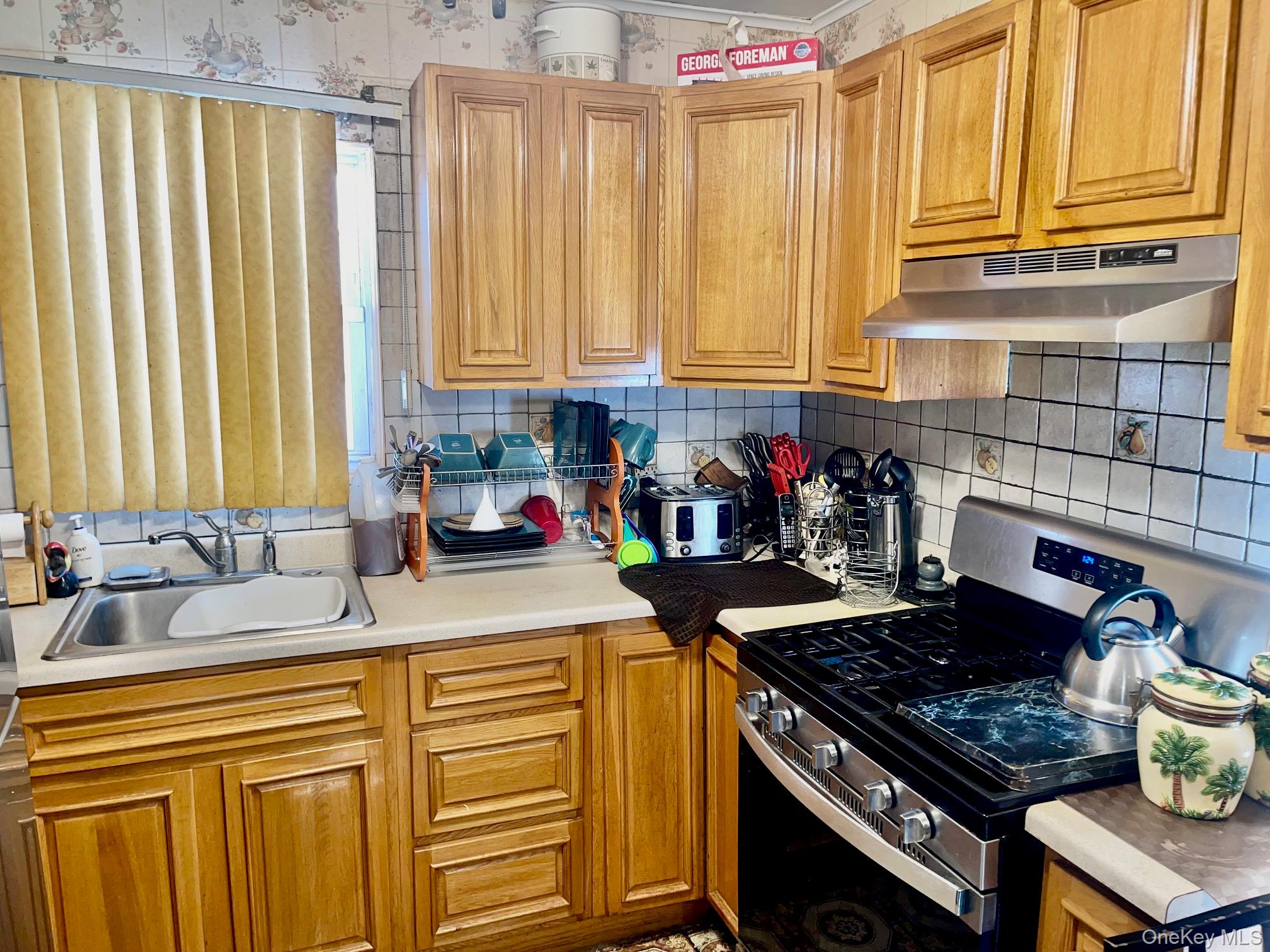 212-24 112th Road Queens, NY 11429 - Photo 8 of 11