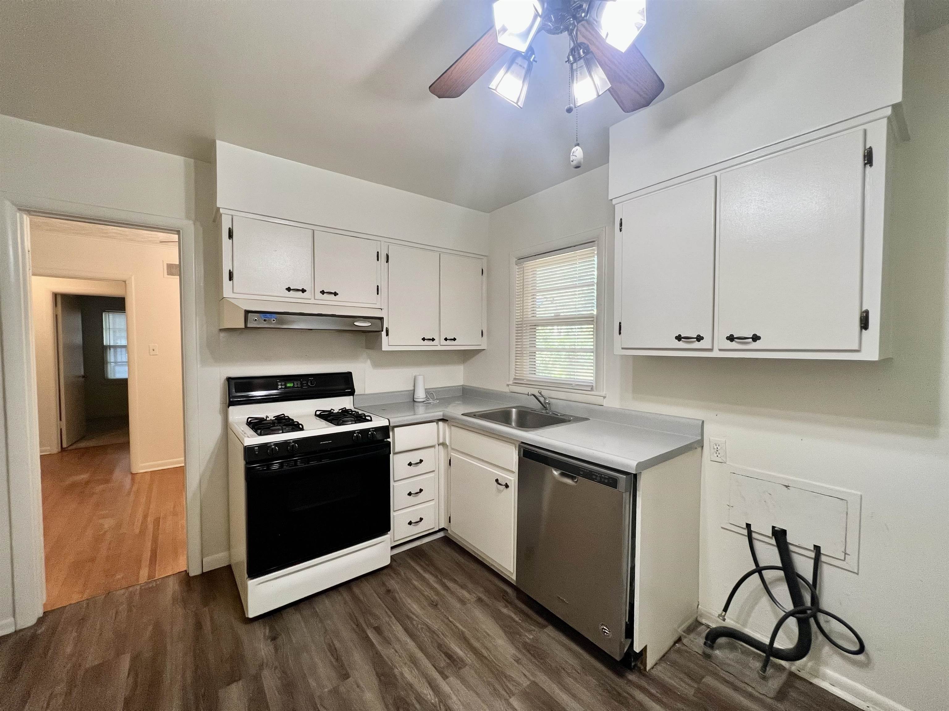 1384 Woodston Road Memphis, TN 38117 - Photo 11 of 26