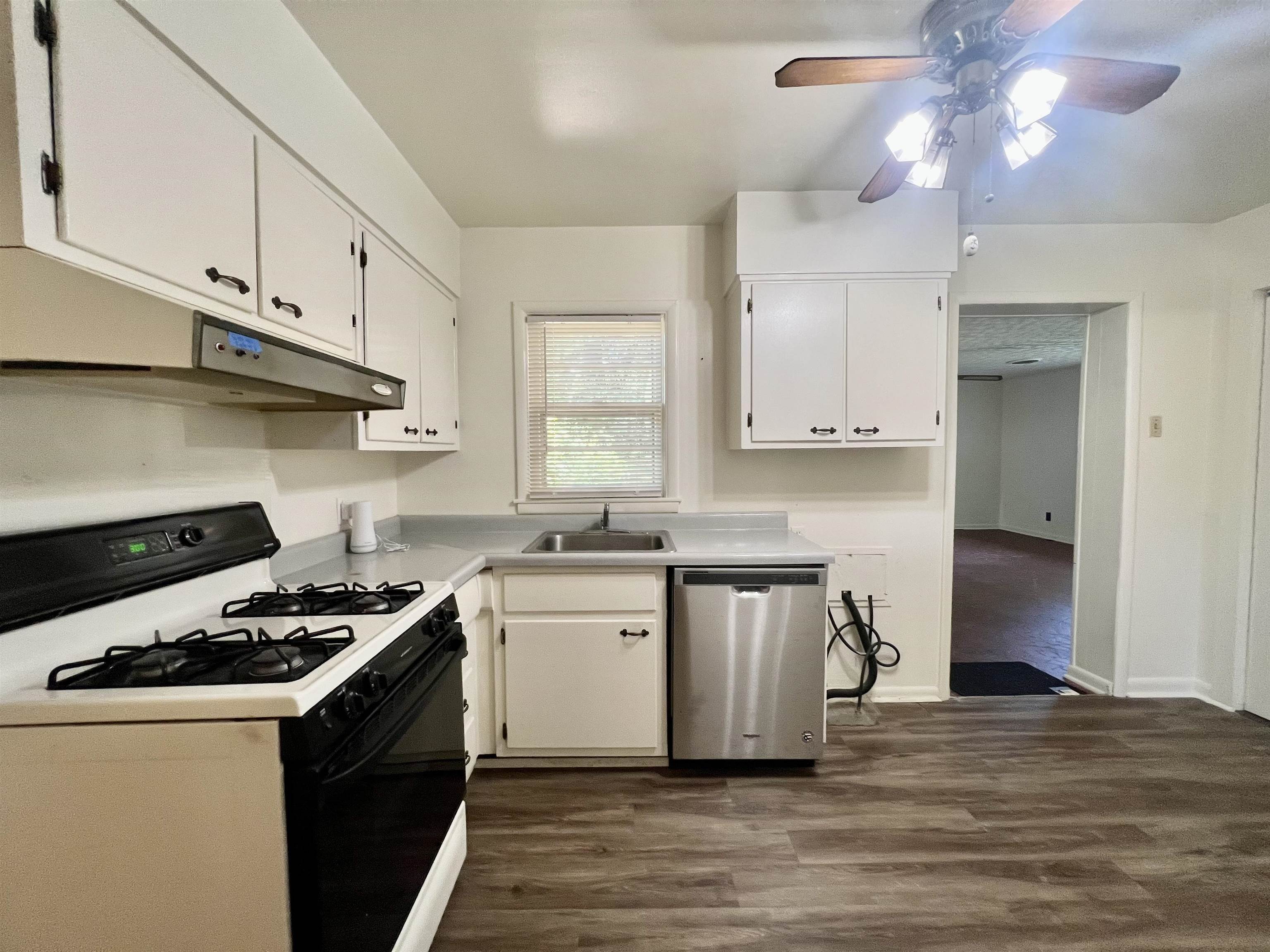 1384 Woodston Road Memphis, TN 38117 - Photo 14 of 26