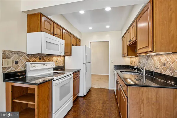 $269,000 | 15320 Pine Orchard Drive, Unit 831F, Silver Spring, MD 20906