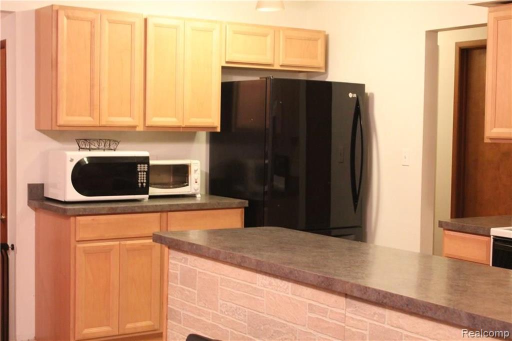 31365 Rayburn Livonia, MI 48154 - Photo 7 of 13 Gallery Image 7