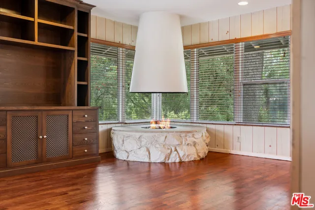 $2,999,000 | 15901 High Knoll Road, Encino, CA 91436