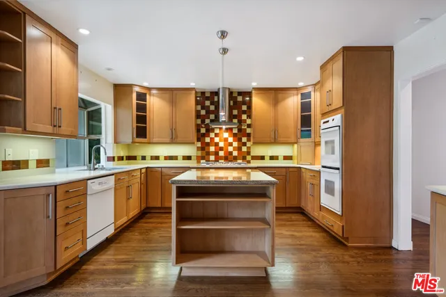 $2,999,000 | 15901 High Knoll Road, Encino, CA 91436