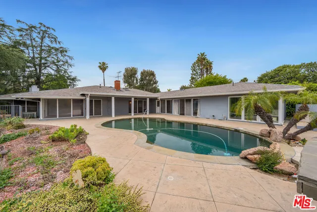 $2,999,000 | 15901 High Knoll Road, Encino, CA 91436