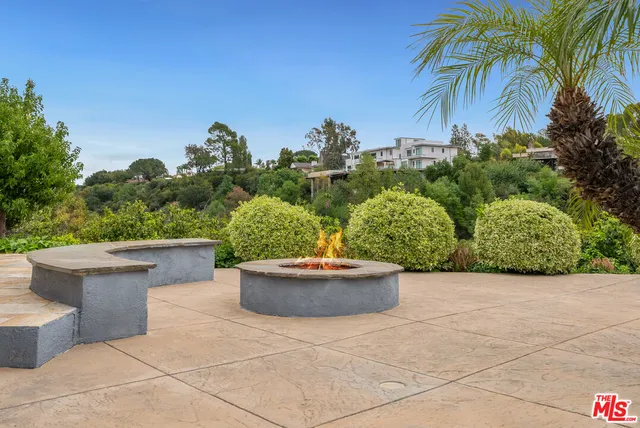 $2,999,000 | 15901 High Knoll Road, Encino, CA 91436