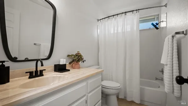 $689,900 | 778 Oak Brook Drive, Vacaville, CA 95687