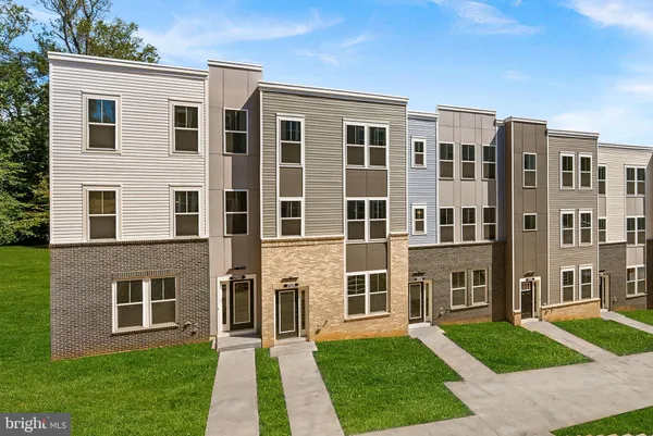 $559,999 | 18004 Alicia Avenue, Dumfries, VA 22026