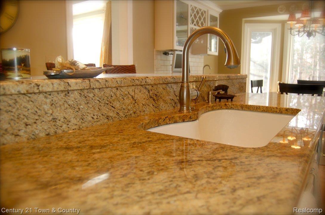 3520 Summit Ridge Drive Rochester, MI 48306 - Photo 10 of 25 Well Maintained ...