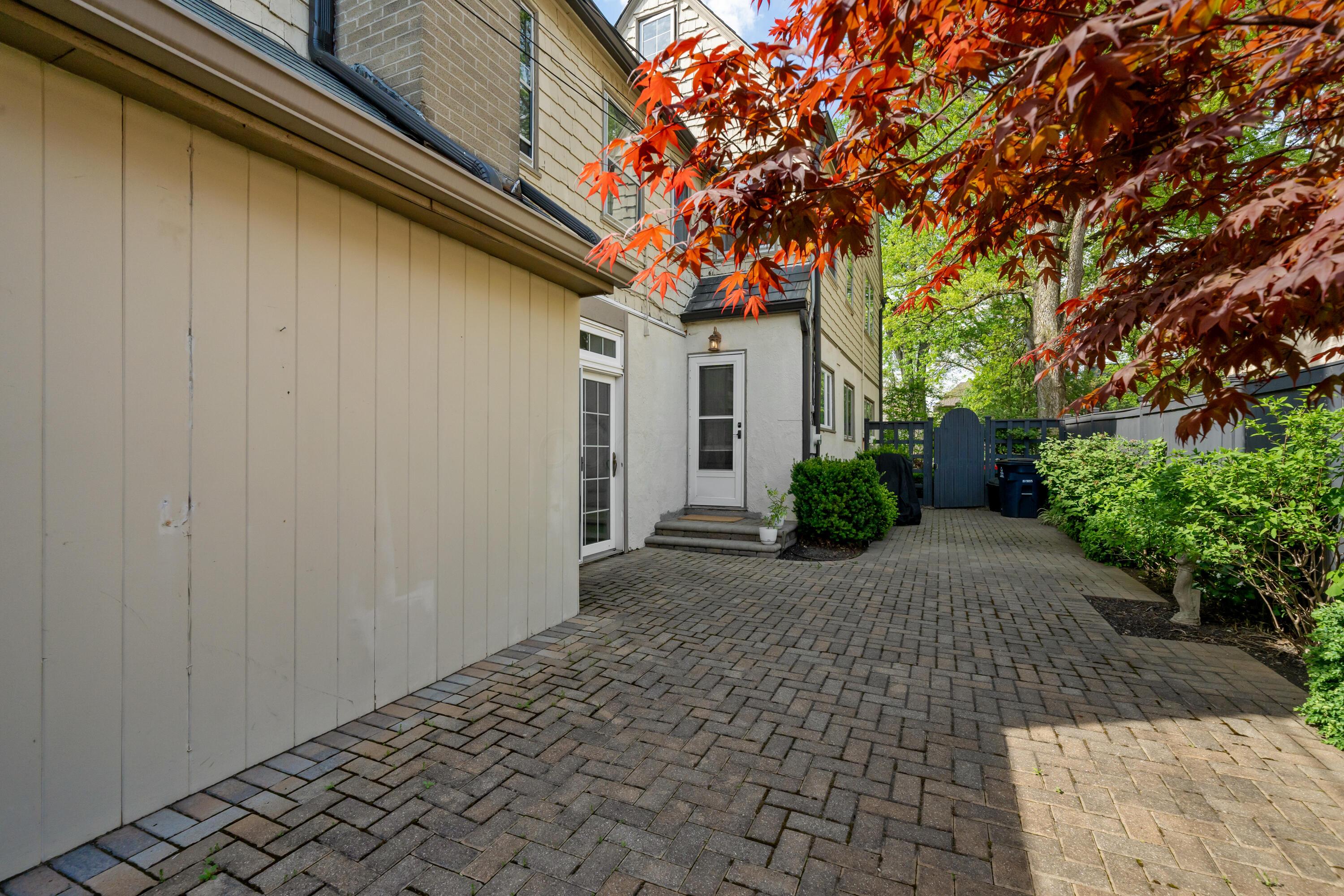 2389 Bryden Road Columbus, OH 43209 - Photo 74 of 90 z11