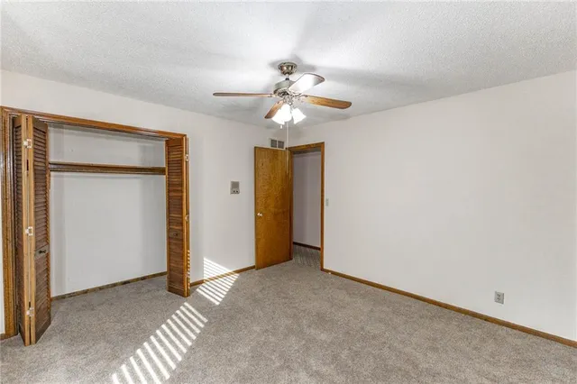 $320,000 | 23650 West 56th Street, Shawnee, KS 66226