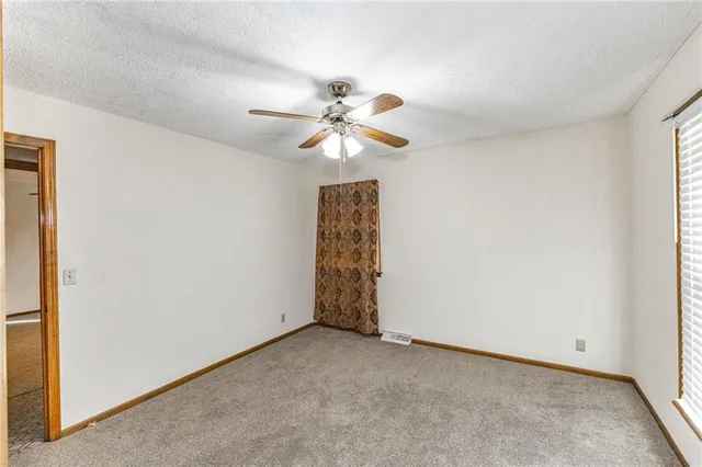 $320,000 | 23650 West 56th Street, Shawnee, KS 66226