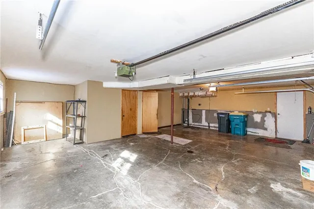 $320,000 | 23650 West 56th Street, Shawnee, KS 66226