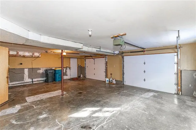 $320,000 | 23650 West 56th Street, Shawnee, KS 66226