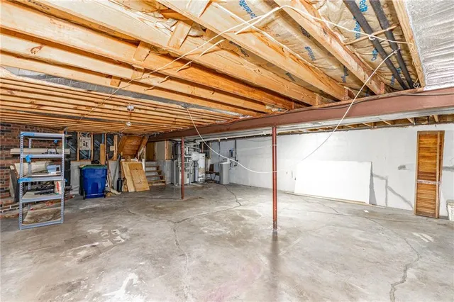 $320,000 | 23650 West 56th Street, Shawnee, KS 66226