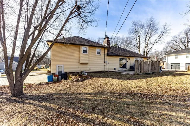 $320,000 | 23650 West 56th Street, Shawnee, KS 66226