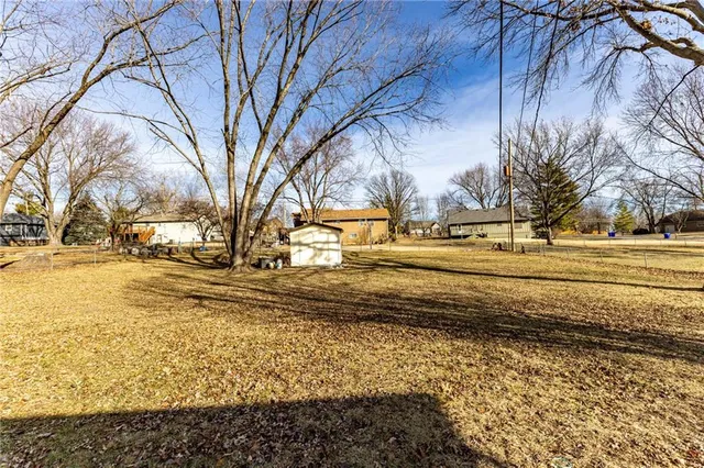 $320,000 | 23650 West 56th Street, Shawnee, KS 66226