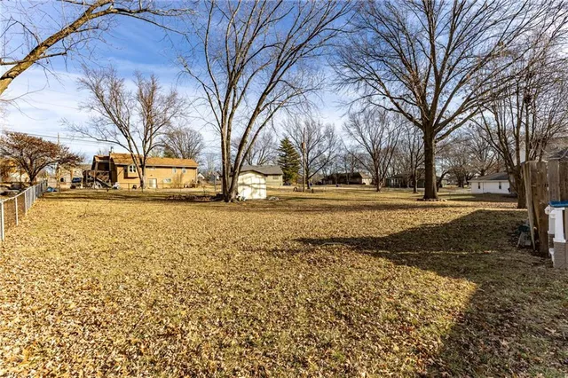 $320,000 | 23650 West 56th Street, Shawnee, KS 66226