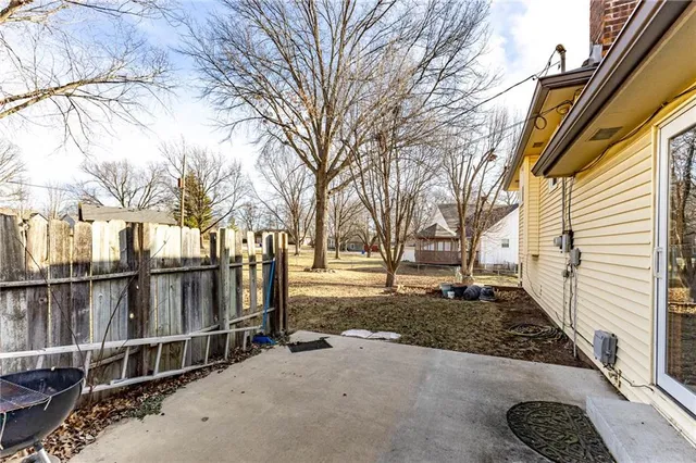 $320,000 | 23650 West 56th Street, Shawnee, KS 66226