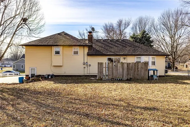 $320,000 | 23650 West 56th Street, Shawnee, KS 66226