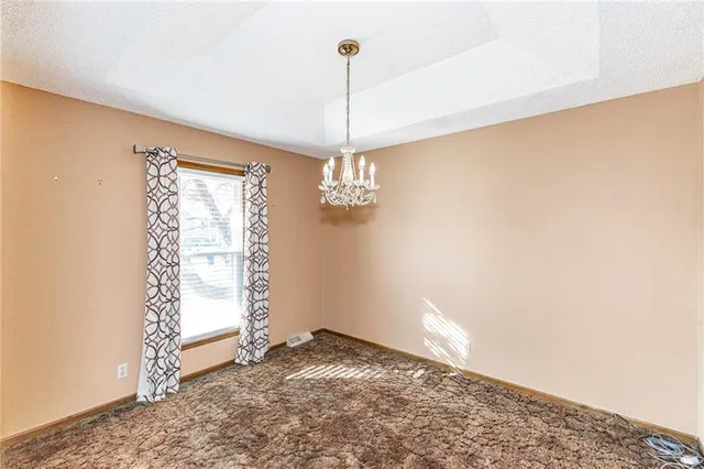 $320,000 | 23650 West 56th Street, Shawnee, KS 66226