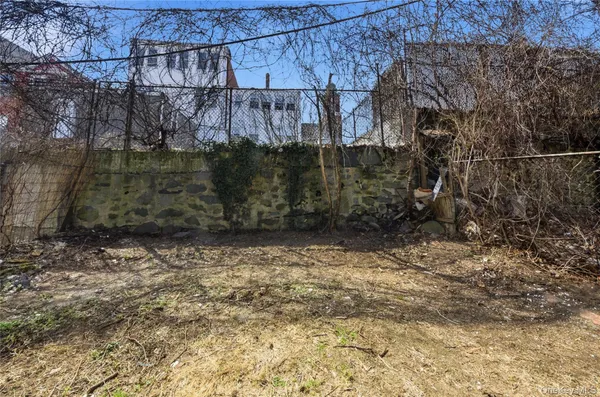 $725,000 | 40 Yonkers Avenue, Yonkers, NY 10701