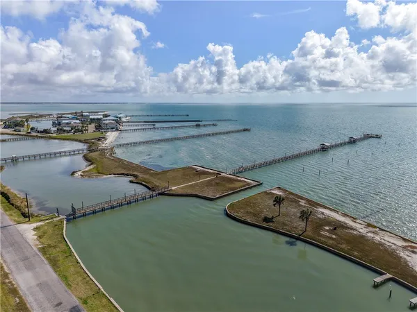 $260,000 | 2003 North Fulton Beach Road, Unit 36, Rockport, TX 78382