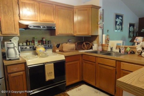 2345 Eagle Path Bushkill, PA 18324 - Photo 5 of 18 Kitchen