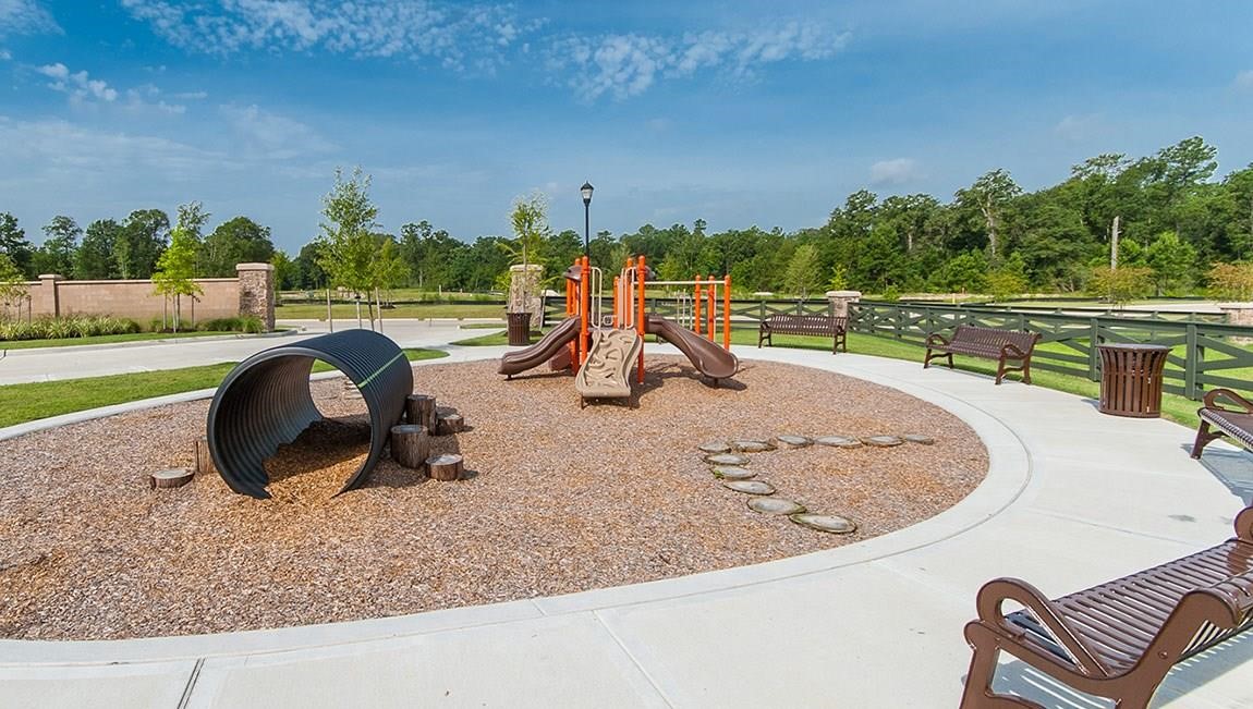 5202 Creekmore Circle Spring, TX 77389 - Photo 21 of 24 a view of a swimming pool with a patio