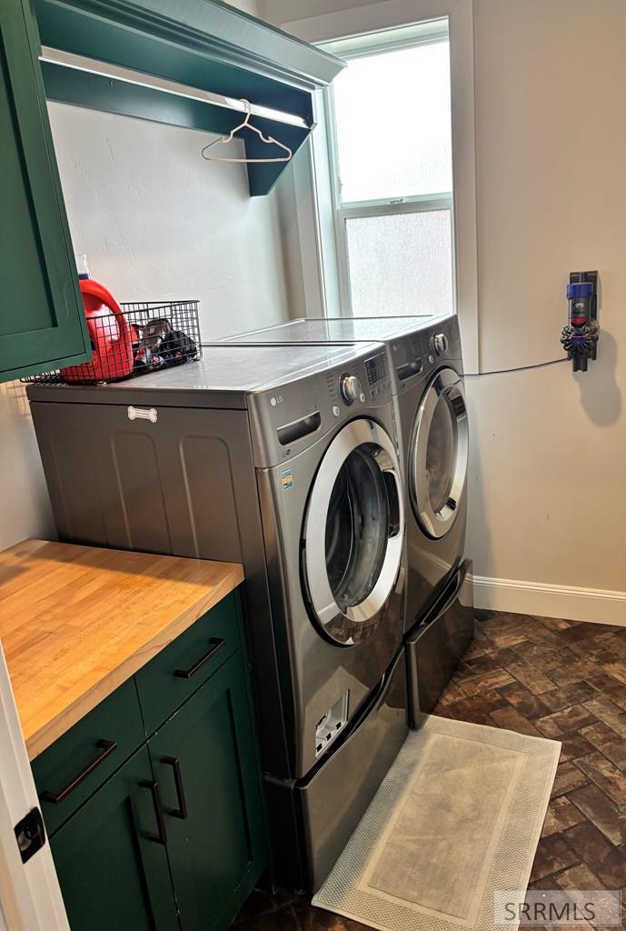 3112 South Chartwell Garden Ammon, ID 83406 - Photo 20 of 42 Laundry
