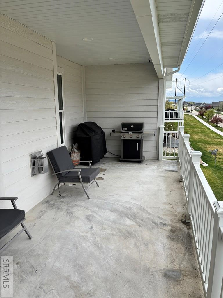 3112 South Chartwell Garden Ammon, ID 83406 - Photo 21 of 42 Covered Deck