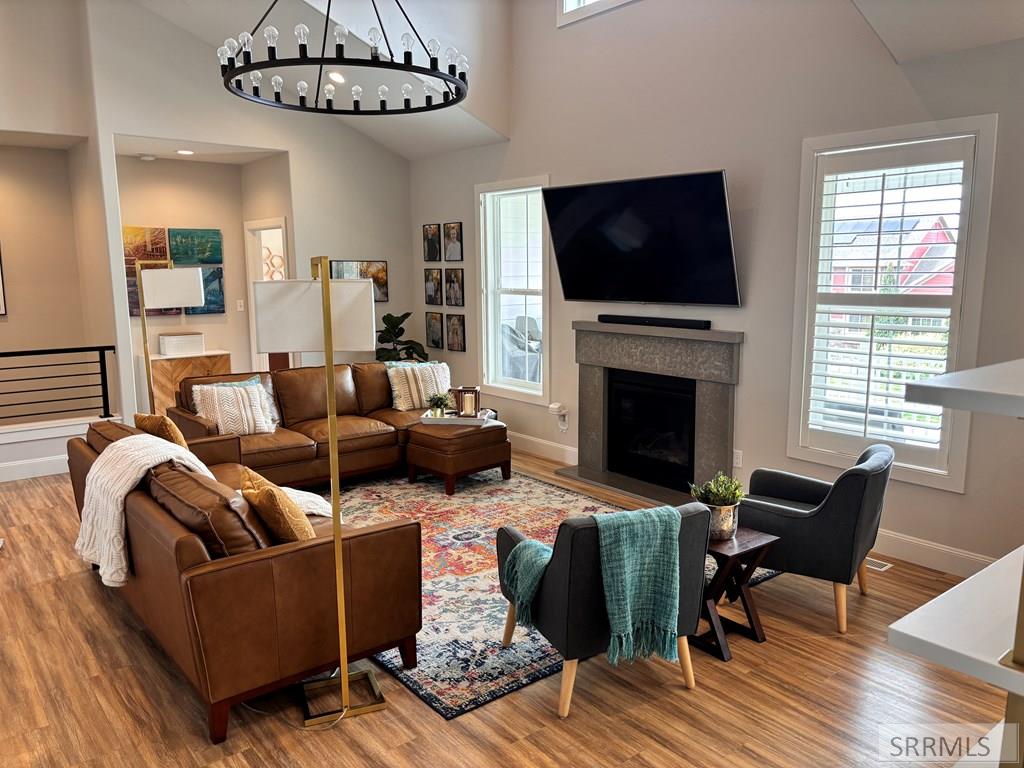 3112 South Chartwell Garden Ammon, ID 83406 - Photo 5 of 42 Living Room #3