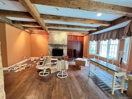 $2,295,000 | 7 Locust Lane, Glen Head, NY 11545