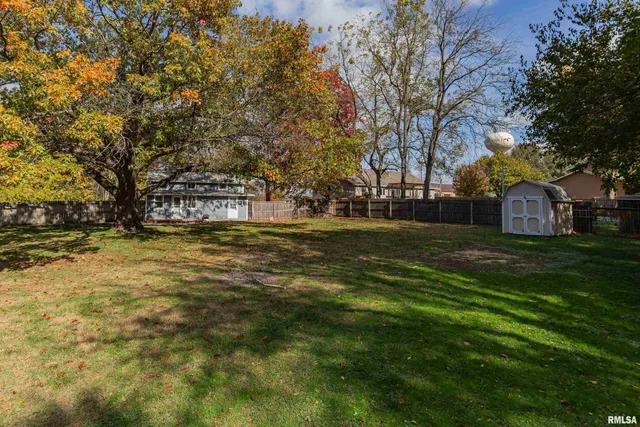 $127,500 | 711 East 19th Avenue, Coal Valley, IL 61240